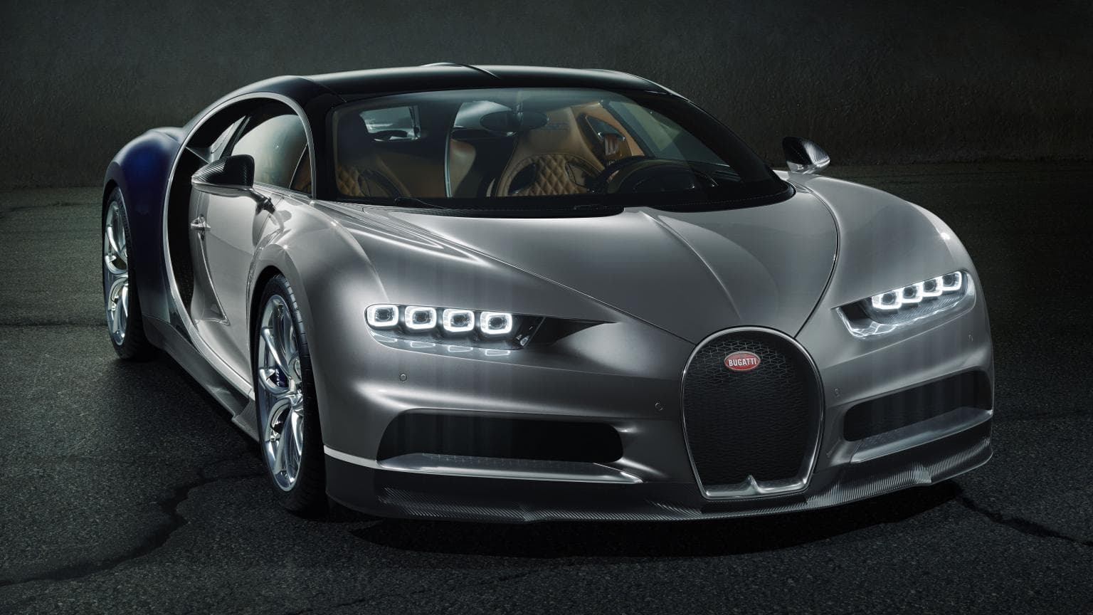 467 km/h de pointe et un 0 à 100 km/h en 2,5 secondes. Il est probable que l'on oublie la Veyron plus vite que prévu.