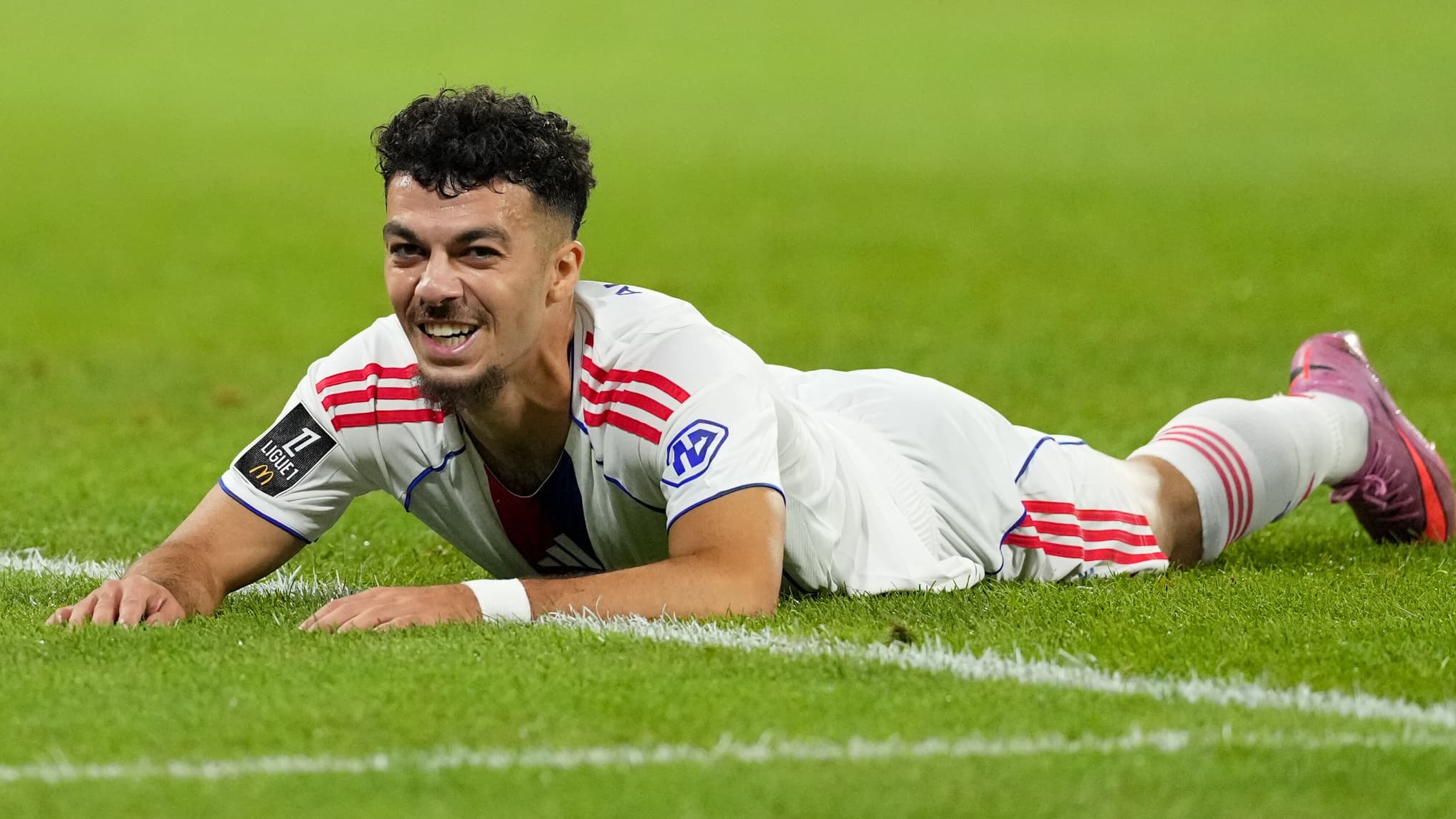 "JE ME SUIS SACRIFIÉ POUR SAUVER LE CLUB QUE J’AIME": LE BEAU MESSAGE DE DÉPART DE MIKAUTADZE À L’OL