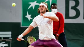 S. Tsitsipas