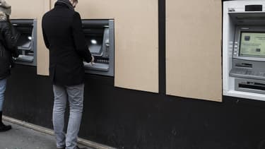 "Le gel des tarifs bancaires pour 2019 ne va pas changer la vie des Français puisque les banques avaient prévu des hausses raisonnables de tarifs en 2019" explique le site Panorabanques.com.