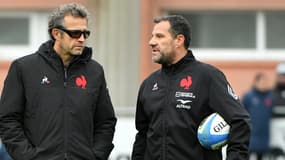 Fabien Galthié et Laurent Labit pendant un entraînement du XV de France en 2023