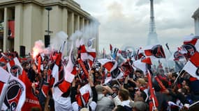 Des supporters du PSG au Trocadero lors des célébrations après la victoire de l'équipe de football (photo d'illustration).