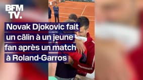  Novak Djokovic fait un câlin à un jeune fan après un match à Roland-Garros 