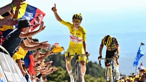 Tadej Pogacar triomphe sur la Super Planche des Belles Filles, lors de la 7e étape du Tour de France 2022