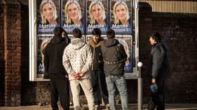 Des affiches de campagne de Marine Le Pen dans le Nord
