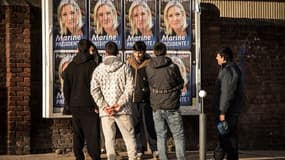 Des affiches de campagne de Marine Le Pen dans le Nord