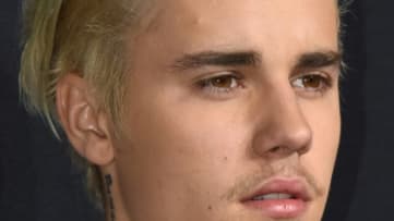 Le chanteur canadien Justin Bieber le 10 février 2016 à Hollywood Le chanteur canadien Justin Bieber le 10 février 2016 à Hollywood