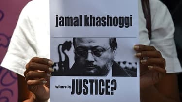 Un manifestant lors d'un rassemblement pour la disparition de Jamal Khashoggi.