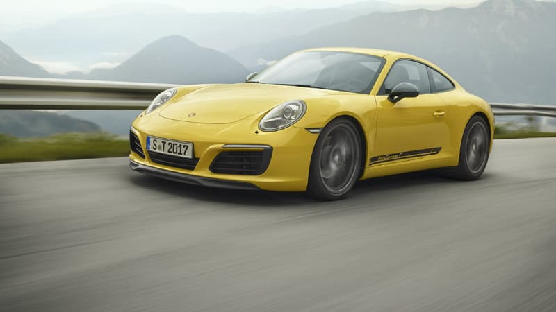 Porsche agrandit sa gamme avec la 911 T, une version à boite manuelle de l'iconique 911.