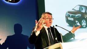 Après avoir occupé différents postes de direction chez Renault, Gérard Detourbet avait rejoint en 2001 la filiale roumaine Dacia, en tant que directeur du développement industriel et des projets-véhicules.