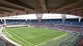 Le célèbre Parc des Princes vu des tribunes.