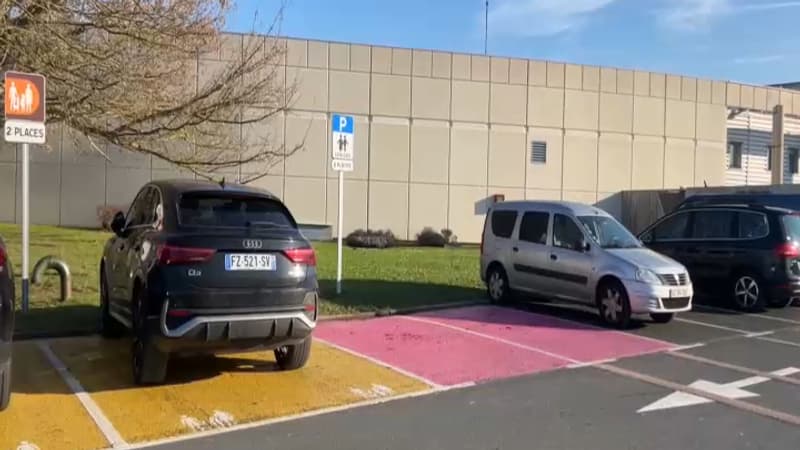 Tourville-la-Rivière: des places de parking réservées aux séniors dans un centre commercial, une première en France