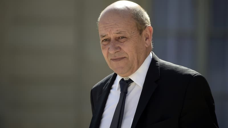 Le ministre de la Défense Jean-Yves Le Drian a lancé ce mercredi une "enquête pour compromission" du secret-défense - Mercredi 24 Février 2016