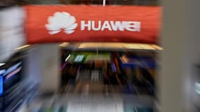"Notre stratégie est claire: nous investissons toujours davantage dans les pays qui nous font confiance", affirme Ken HU, PDG de Huawei
