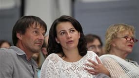 Cécile Duflot, secrétaire nationale d'Europe Ecologie-Les Verts, entourée des deux favoris pour représenter le camp écologiste à la présidentielle, Nicolas Hulot et Eva Joly. Le dépouillement de la primaire écologiste, dont le résultat est attendu mercred