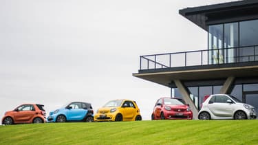Smart est devenu un constructeur 100% électrique, avec des véhicules désormais fabriqués en Chine, et non plus à Hambach en France. Mais Mercedes avait pourtant annoncé des investissements sur place.