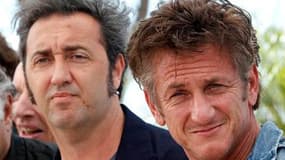 Le réalisateur italien Paolo Sorrentino (à gauche) met en scène Sean Penn, président du jury qui l'avait récompensé en 2008 pour "Il Divo", dans son dernier opus présenté à Cannes vendredi. "This Must Be the Place", dans lequel Penn campe une ex-rock star