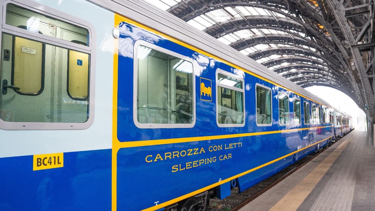 Italian Riviera Train L’Expresso Riviera, le magnifique train de nuit Rome-Marseille ne ...