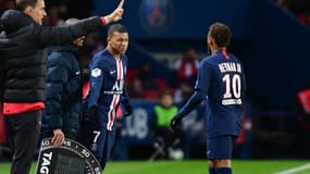 Neymar remplacé par Mbappé lors de PSG -Lille