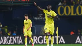 Pape Gueye célébrant un but avec Villarreal