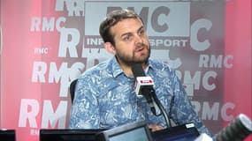 "Ces questions vestimentaires on eu un regain d’intérêt avec la loi 2004 sur les signes religieux. Au moins avec l'uniforme  on ne se posera pas la question de la longueur des jupes ou de la connotation religieuse"