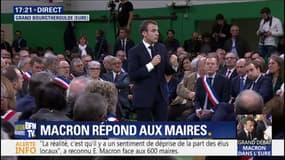 Débat national: Emmanuel Macron se dit "prêt à rouvrir la loi NOTRe"