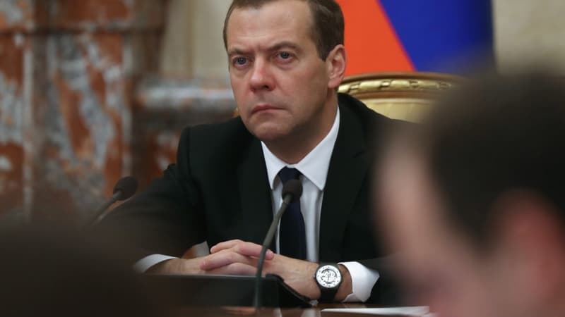 Guerre en Ukraine: l'ex-président russe Medvedev en visite chez les séparatistes