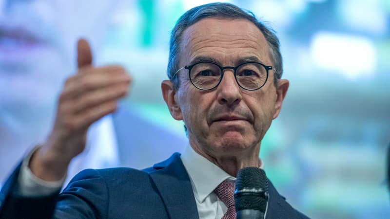 "Il est dans une forme de dépendance": Bruno Retailleau accuse Emmanuel Macron d'avoir "fait preuve de faiblesse" avec l'Algérie