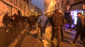 Une centaine de personnes a manifesté ce samedi à Lyon.