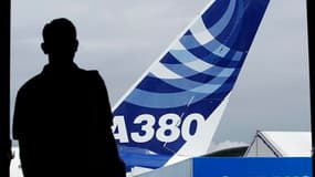 Airbus a officialisé jeudi la fin de la récession après avoir enregistré au salon de Farnborough une ultime commande de plus de trois milliards de dollars passée par Virgin Atlantic, la compagnie aérienne du magnat britannique Richard Branson. Cette comma