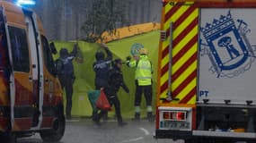 Des pompiers espagnols à Madrid le 2 novembre 2023 après la tempête Ciaran