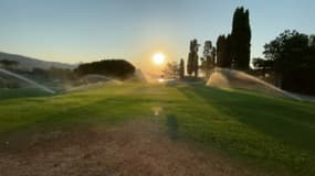 Un système a été mis en place entre le golf de Cap Esterel Agay et la station d'épuration qui se trouve à proximité pour récupérer les eaux usées. 