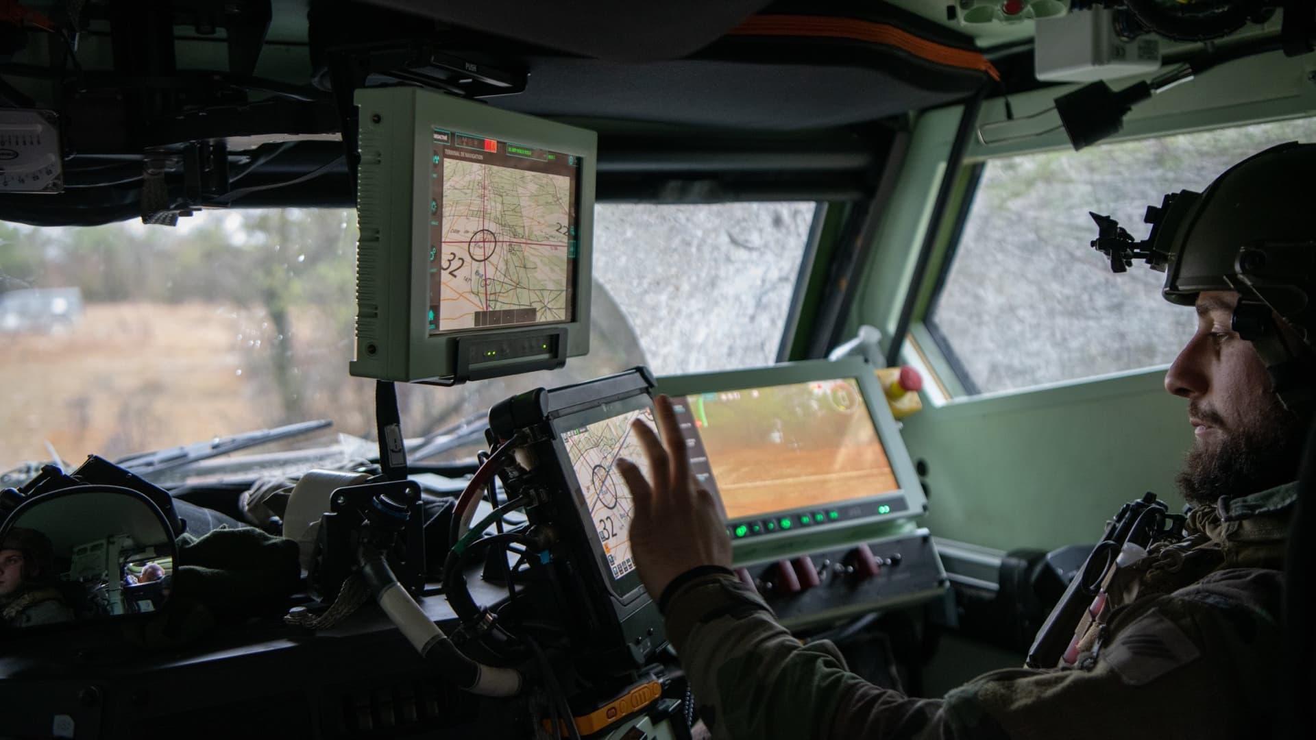 Le Griffon, le premier blindé connecté de l'armée française