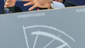 Lors de sa première visite à Bruxelles depuis son investiture comme candidat socialiste à la présidentielle, François Hollande a prôné mercredi à Bruxelles la continuité dans l'approche française de la gestion de la crise européenne, même s'il a rejeté la