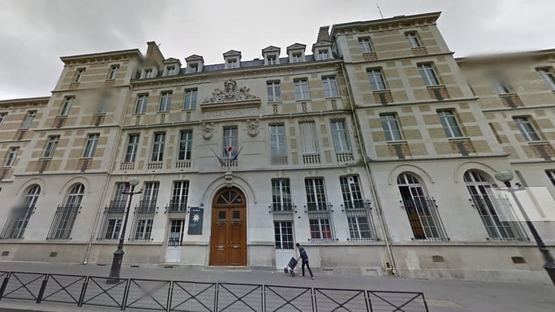 Le lycée Montaigne, à Paris, est bloqué depuis quatre jours par des manifestants qui protestent contre la mort de Rémi Fraisse.