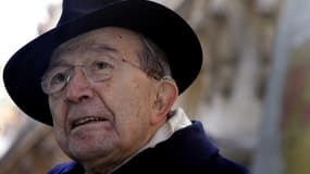 L'ancien président du Conseil Giulio Andreotti, figure marquante de la vie politique italienne pendant un demi-siècle, est mort à l'âge de 94 ans. Responsable de la défunte Démocratie chrétienne, emportée par les scandales de corruption dans les années 19