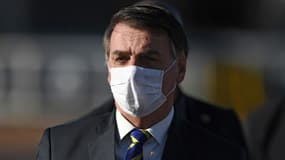 Le président brésilien Jair Bolsonaro, le 12 mai 2020 à Brasilia lors d'une cérémonie nationale