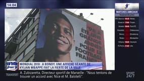 Equipe de France : A Bondy, une affiche géante de Kylian Mbappé fait la fierté de la ville