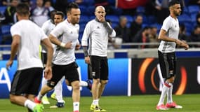 Les joueurs de l'OL à l'échauffement 