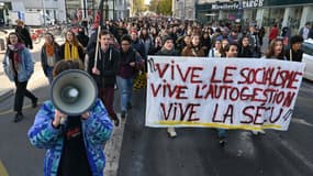 Rassemblement mardi après la tentative de suicide d'un homme de 22 ans à Lyon vendredi dernier.  