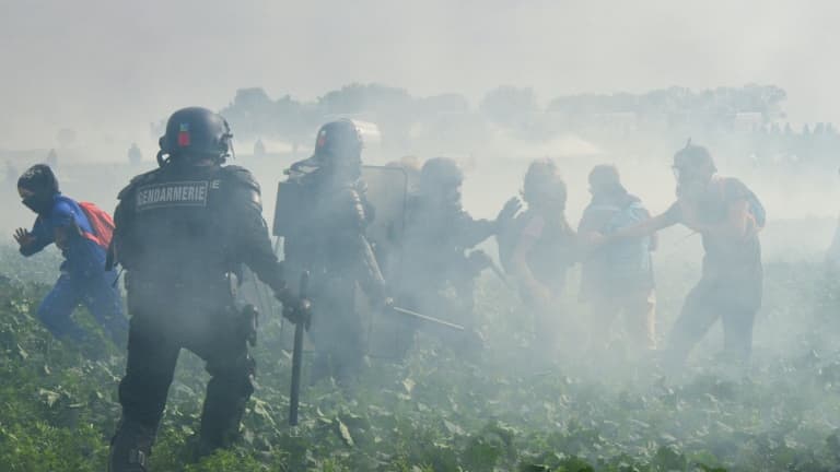 Heurts entre manifestants et forces de l'ordre le 29 octobre 2022 à Sainte-Soline dans les Deux-Sèvres