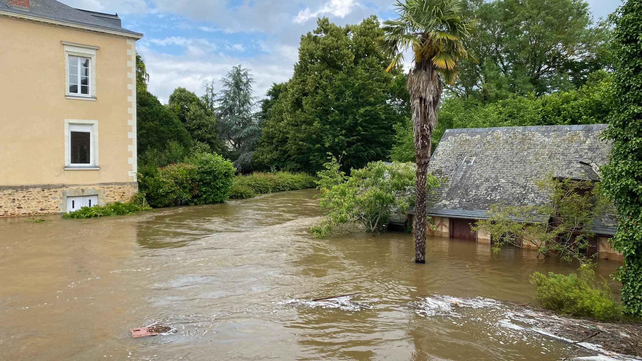 Les rues inondées de Craon en Mayenne Les rues inondées de Craon en Mayenne