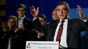 Pour son meeting d'entre-deux tours à Lyon mardi soir, François Fillon avait choisi une salle trop grande. 