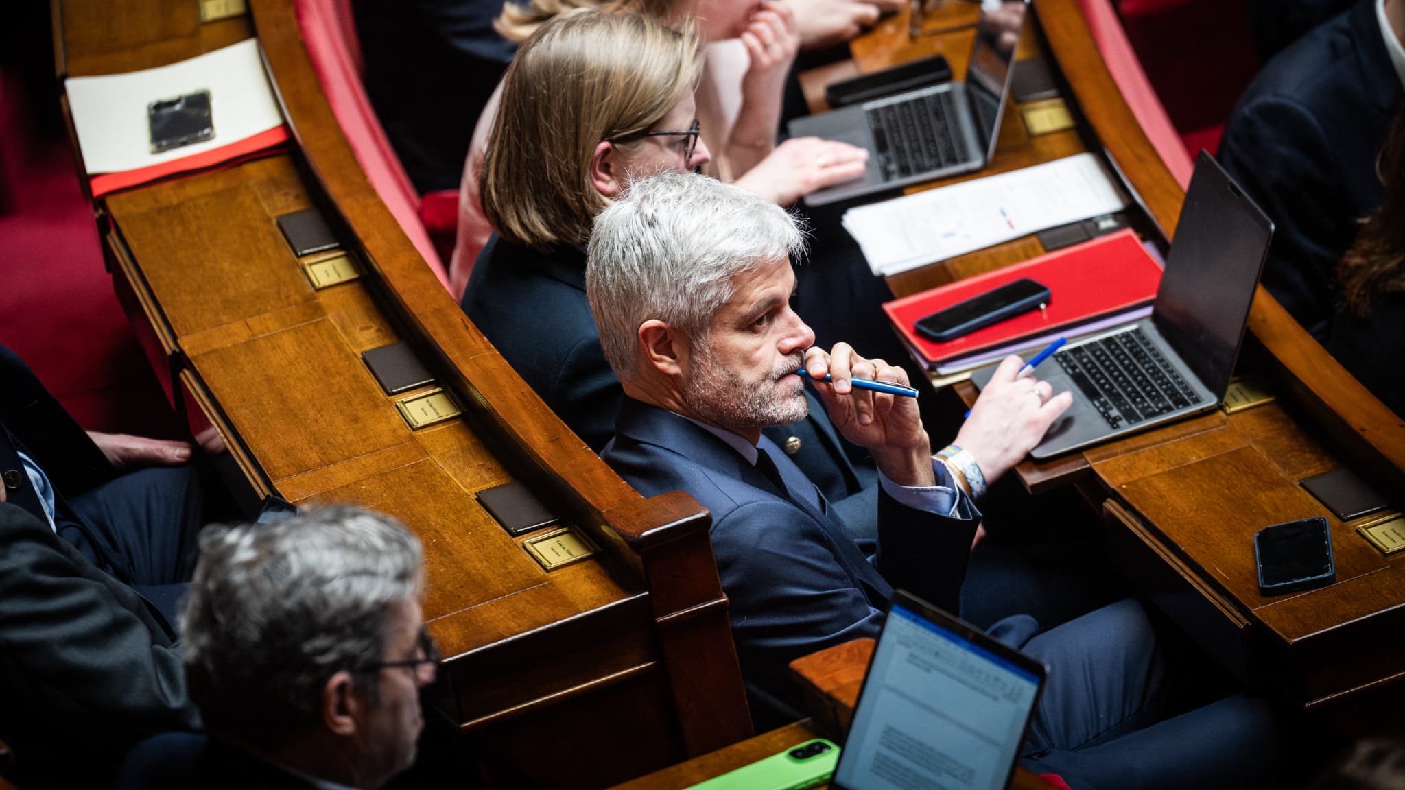 REMONTÉS ET EMBARRASSÉS: LA GALÈRE DES LR FACE AU VOTE DE CONFIANCE DE FRANÇOIS BAYROU