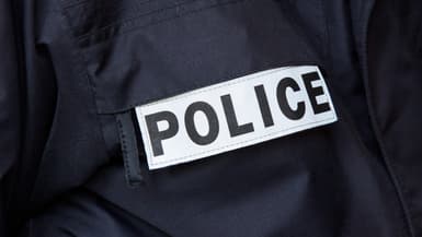 Un badge de la police sur une veste (Photo d'illustration).