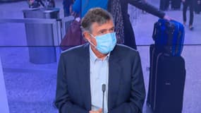 Éric Caumes, chef du service des maladies infectieuses de l'hôpital La Pitié-Salpêtrière, le 16 décembre 2021 sur BFMTV.