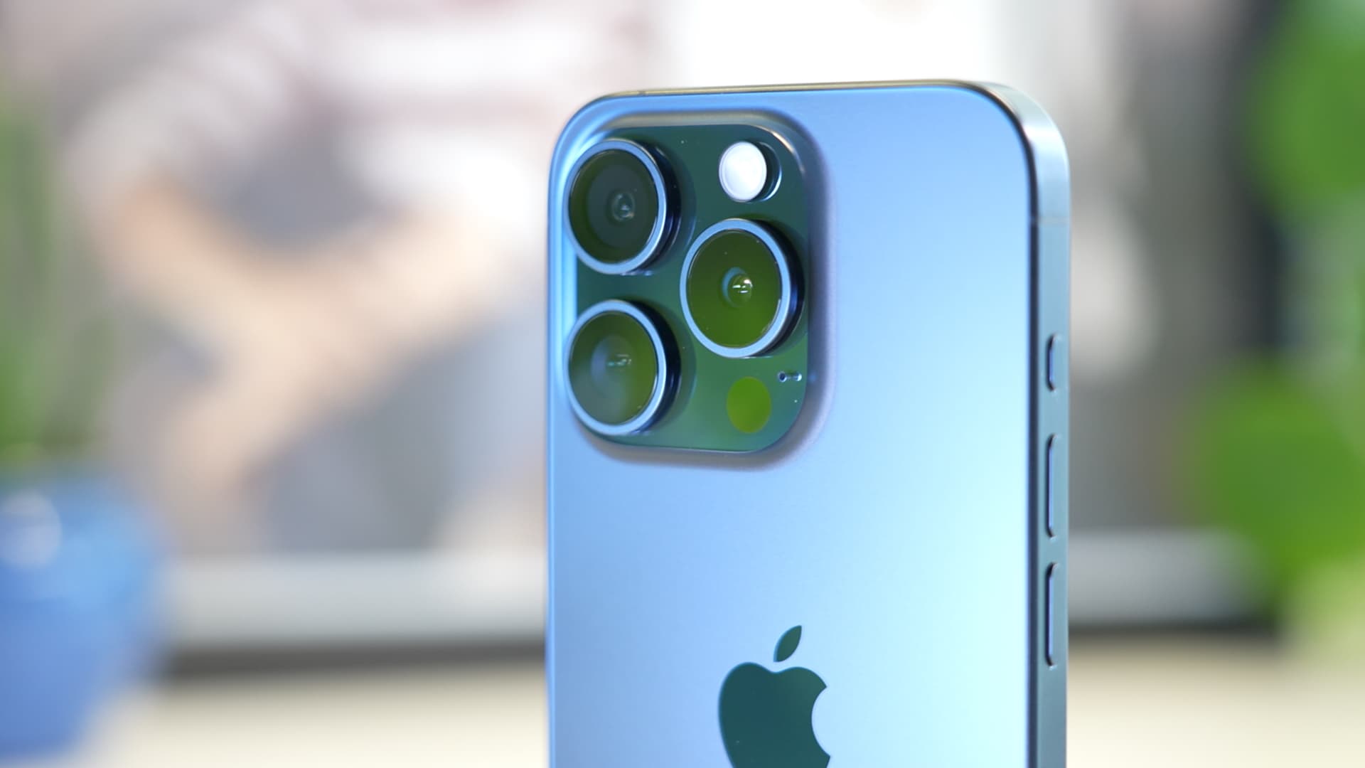 Test de l'iPhone 15 Pro: faut-il acheter le nouveau smartphone en titane  d'Apple ?