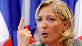 Marine Le Pen s'est lancée dans la campagne pour la succession de son père, avec l'idée de faire du Front national une "machine de guerre" pour conquérir le pouvoir en 2012. L'héritière désignée par Jean-Marie Le Pen part favorite du duel l'opposant à Bru