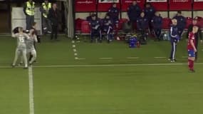 Un joueur de D2 suédoise blessé lors de son entrée en jeu