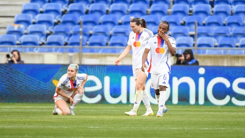 Ellie Carpenter, Vanessa Gilles et Melchie Dumornay têtes basse lors d'OL-Arsenal, le 27 avril 2025.
